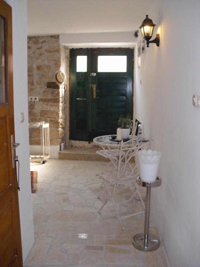 Steinhaus Mit Terrasse Apartman Rovinj Kültér fotó